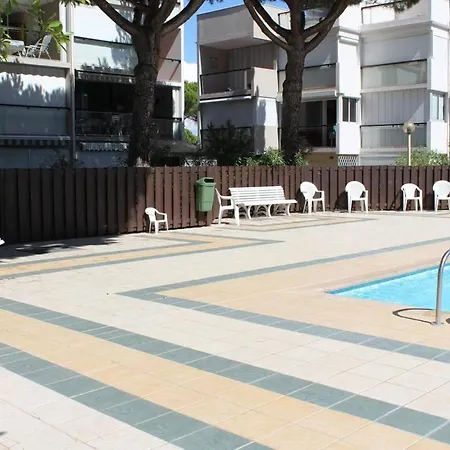 Dernier Etage Avec Terrasse Vue Port Gn400-028
