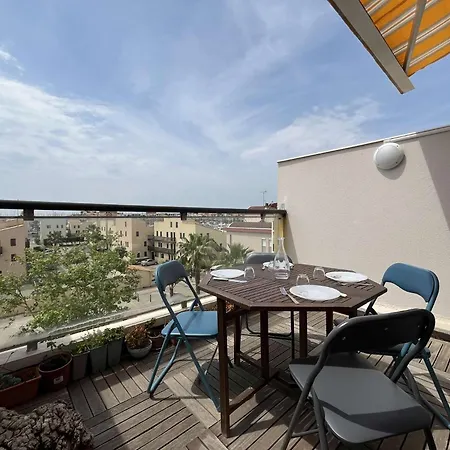 Dernier Etage Avec Terrasse Vue Port Gn400-028 아파트 *