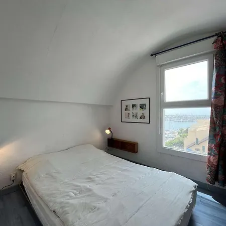 Appartement Dernier étage Avec Terrasse Vue Port Gn400-028 *