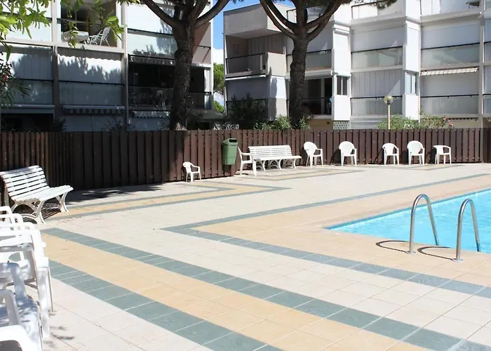 Dernier Etage Avec Terrasse Vue Port Gn400-028