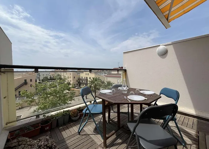Dernier Etage Avec Terrasse Vue Port Gn400-028 아파트 *